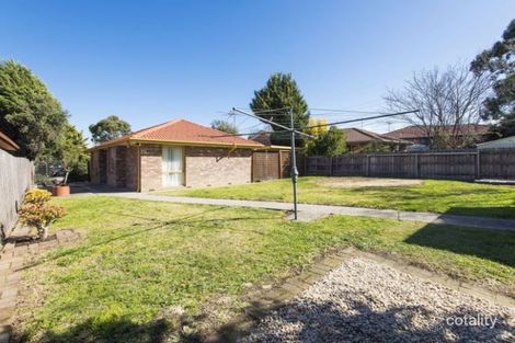 Property photo of 16 Quist Court Mill Park VIC 3082