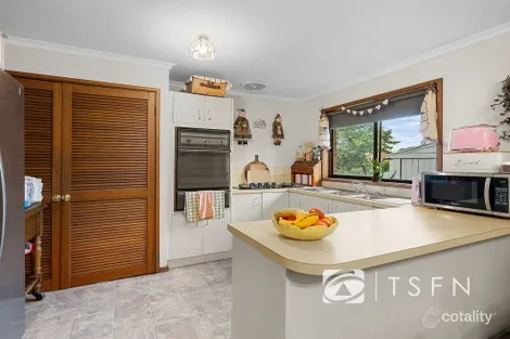 Property photo of 18 Molesworth Road Kangaroo Flat VIC 3555