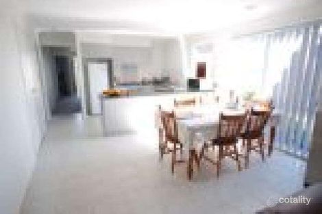 Property photo of 4 Lahinch Grove Cranbourne VIC 3977
