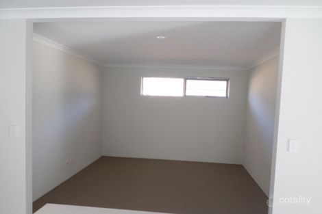 Property photo of 20 Warrego Outlook Ellenbrook WA 6069
