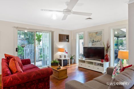 Property photo of 2 Gem Court Altona Meadows VIC 3028
