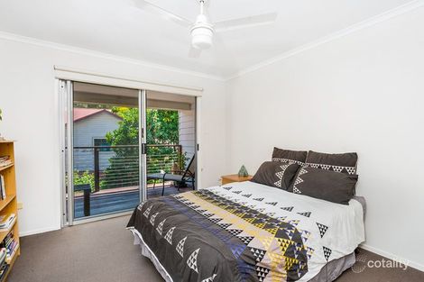 Property photo of 2/92 Rajah Road Ocean Shores NSW 2483