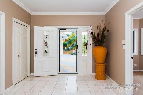 Property photo of 6 Hedlow Court Carindale QLD 4152