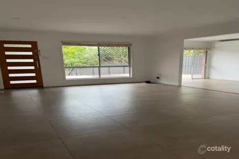 Property photo of 4 Martin Place Ashmore QLD 4214