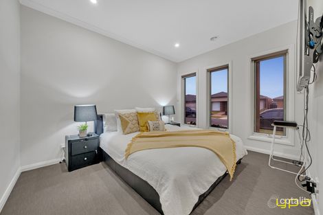 Property photo of 17 Walhallow Drive Clyde North VIC 3978