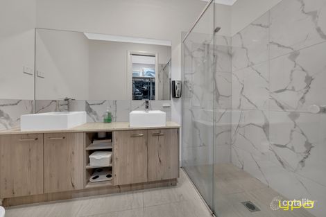 Property photo of 17 Walhallow Drive Clyde North VIC 3978