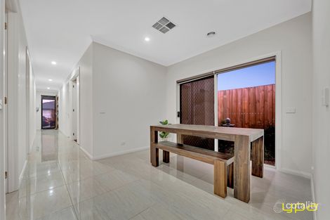 Property photo of 17 Walhallow Drive Clyde North VIC 3978