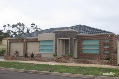 Property photo of 9 Stonewall Close Cairnlea VIC 3023