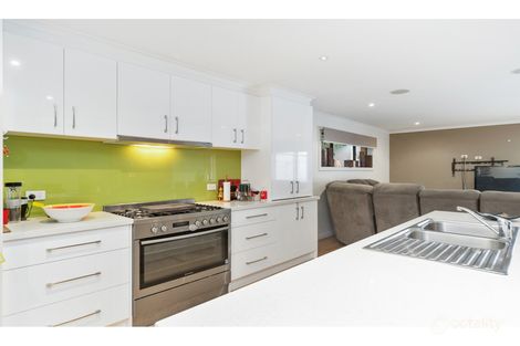 Property photo of 27 Downs Road Seaford VIC 3198