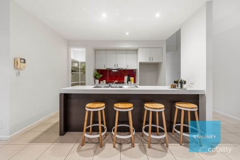 Property photo of 4 Kensington Street Caroline Springs VIC 3023