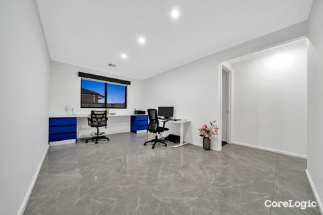 Property photo of 92 Spearmint Boulevard Manor Lakes VIC 3024