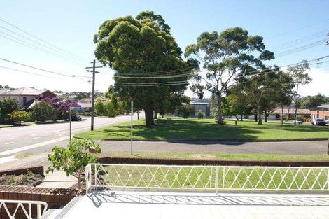Property photo of 8 Cairns Avenue Rodd Point NSW 2046