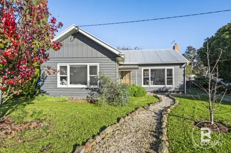 74 Derby Rd, Maryborough, VIC 3465