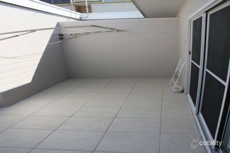 Property photo of 2/15 Halstead Street Coorparoo QLD 4151