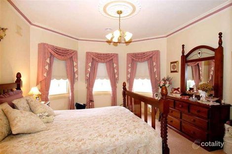 Property photo of 5 Herman Close Taylors Lakes VIC 3038