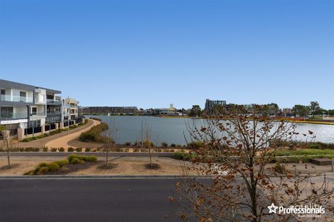 Property photo of 5/76 The Esplanade Caroline Springs VIC 3023