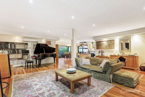 Property photo of 11 Koonalda Avenue Glen Waverley VIC 3150