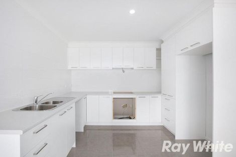 Property photo of 2/7 Acacia Court Pakenham VIC 3810