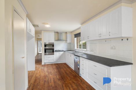 Property photo of 11 Allingham Street Golden Square VIC 3555