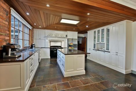 Property photo of 10 Dunbar Court Greenvale VIC 3059