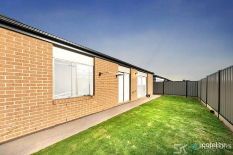 Property photo of 22 Mackinac Avenue Wallan VIC 3756