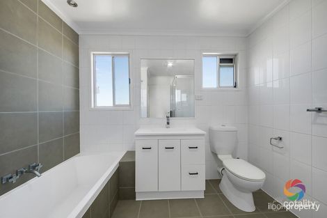 Property photo of 12 Wattle Street New Auckland QLD 4680