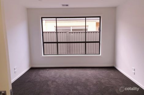 Property photo of 140 Debonair Parade Craigieburn VIC 3064