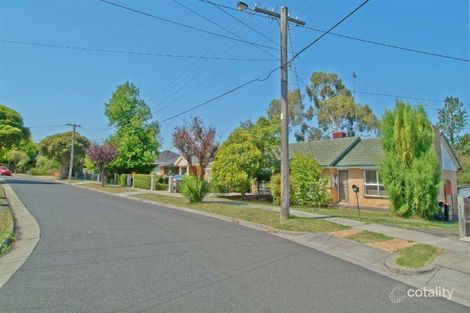 17 Kuranda Cres, Oakleigh East, VIC 3166