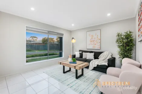 Property photo of 18 Mantello Street Lyndhurst VIC 3975