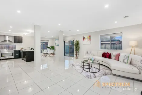 Property photo of 18 Mantello Street Lyndhurst VIC 3975