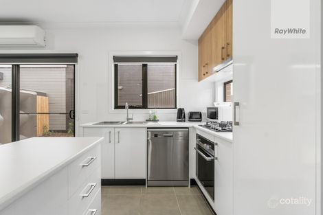 Property photo of 15 Kimzy Circuit Werribee VIC 3030