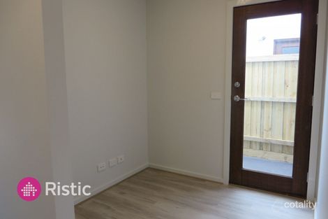 Property photo of 3 Atherton Walk Doreen VIC 3754