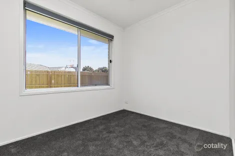 Property photo of 4 Shadi Court Cranbourne West VIC 3977