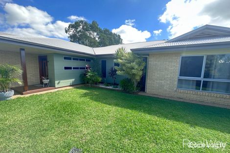 Property photo of 8 Sweetwater Court Ashfield QLD 4670