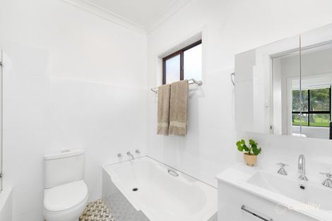 Property photo of 15 Buckle Crescent West Wollongong NSW 2500