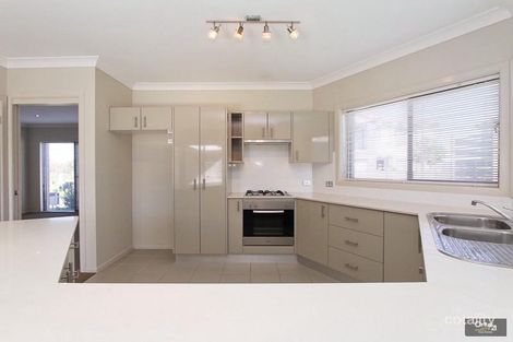 Property photo of 8 Siloam Drive Belmont North NSW 2280