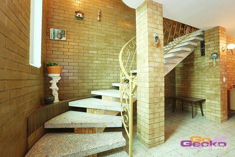 Property photo of 52 Crest Street Mount Gravatt East QLD 4122