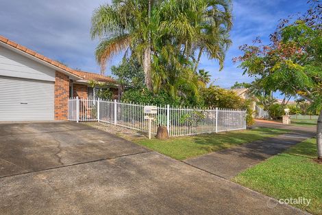 2/35 Kenny Dr, Labrador, QLD 4215