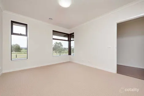 Property photo of 16 Moonlight Way Mickleham VIC 3064