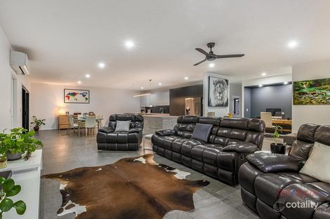 17 Tree View Cres, Little Mountain, QLD 4551