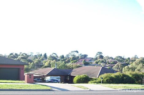 Property photo of 41 William Hovell Drive Endeavour Hills VIC 3802