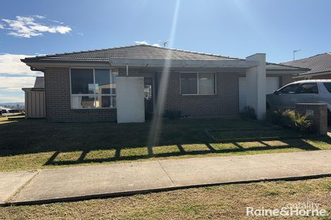 Property photo of 40 Sapphire Drive Rutherford NSW 2320