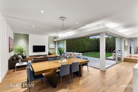 Property photo of 30 Orrong Crescent Caulfield North VIC 3161