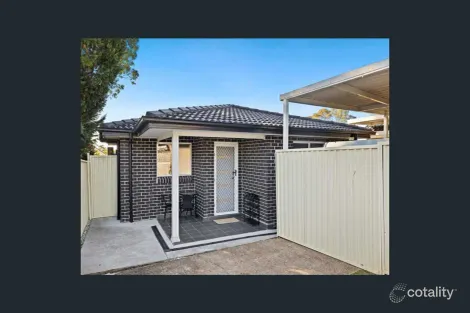4a Sebastian Ave, Rosemeadow, NSW 2560