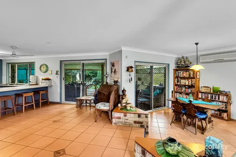 Property photo of 17 Aqualine Drive Point Vernon QLD 4655