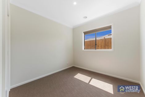 Property photo of 56 Indura Drive Werribee VIC 3030