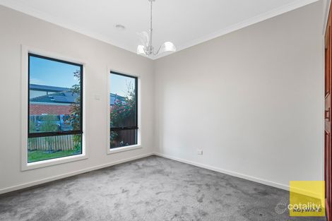 Property photo of 1/33 Horseshoe Circuit Truganina VIC 3029
