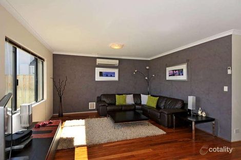 Property photo of 11 Bookleaf Loop Halls Head WA 6210