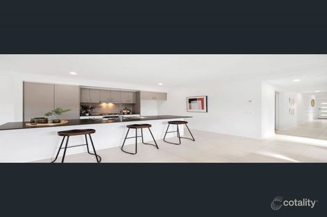 Property photo of 28 Golden Banksia Drive Officer VIC 3809