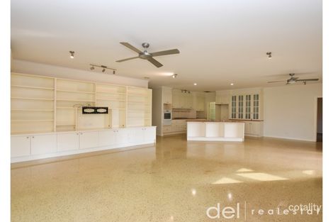 Property photo of 8 Bull Finch Way Berwick VIC 3806